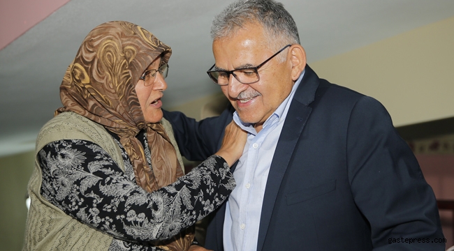 Yaşlılar Başımızın Tacı