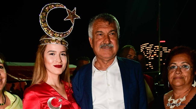 7 düvelin yenemediği milletimizi bir avuç hain teslim alamaz!