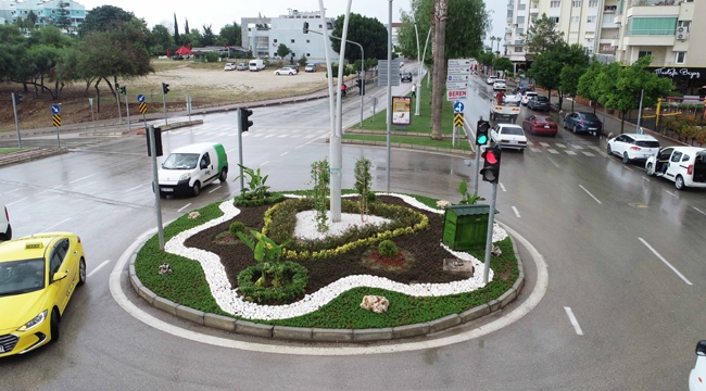 Adana Büyükşehir'den peyzaj, aydınlatma, kaldırım, bitkilendirme ve düzenleme çalışması!