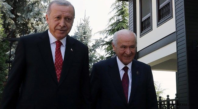 Cumhurbaşkanı Recep Tayyip Erdoğan MHP Lideri Devlet Bahçeli'yi evinde ziyaret etti!