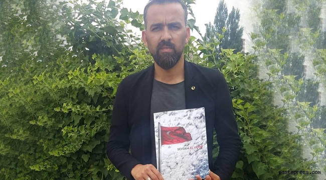 Gazeteci Caner Yılmaz'dan 15 Temmuz'un Anısına Özel "Sevdam Ay Yıldız" kitabı geldi! 