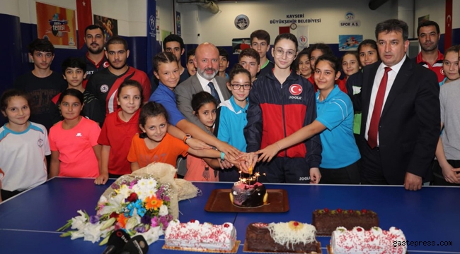 Kocasinan’ın Milli Sporcusu Özge Yılmaz’ın Büyük Başarısı!
