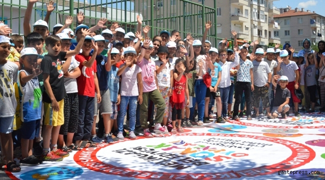 Melikgazi'de; Yaz okulu öğrencilerine "yöresel sokak oyunları" öğretiliyor!