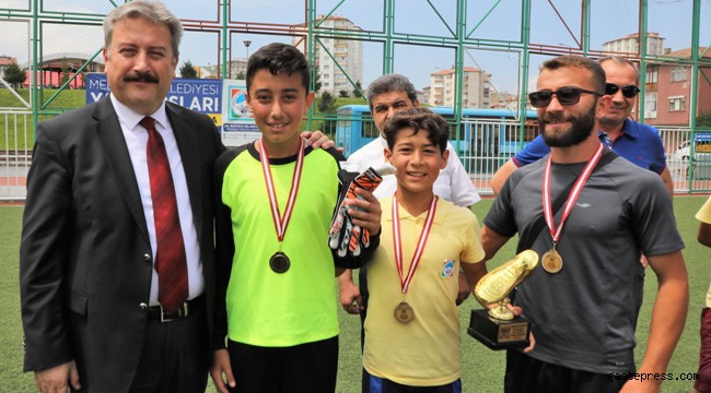 Melikgazi Yaz Okulu Futbol turnuvasında, centilmenlik, spor,  arkadaşlık ve dostluk kazandı
