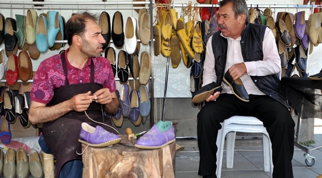 Yemeni ustası, yok olmaya yüz tutan mesleğini yaşatıyor