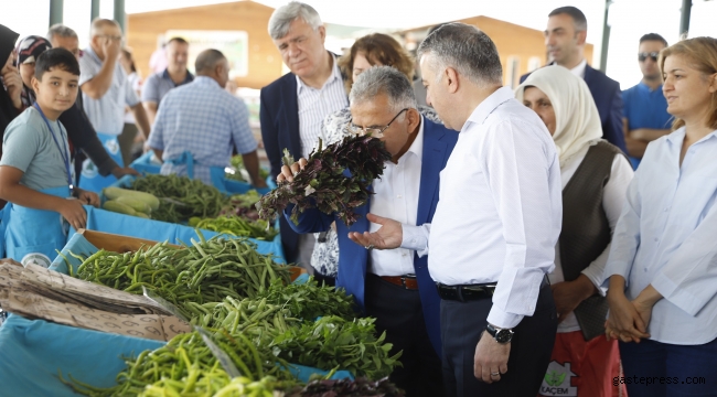 Yüzde 100 Doğal Ürünler Bu Pazarda