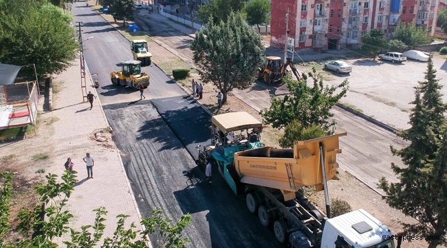 Adana’da asfaltsız yol, bozuk kaldırım kalmayacak!