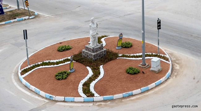 Adana’nın dört bir yanında peyzaj ve düzenleme çalışmaları sürüyor!