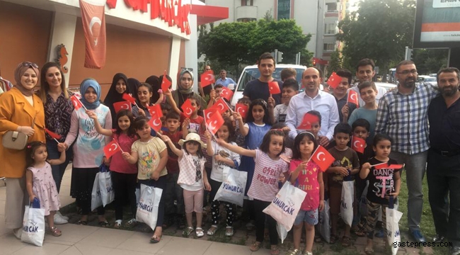 Ak Parti Kocasinan İlçe Başkanlığı’ndan Çocuklara Bayram Sürprizi!