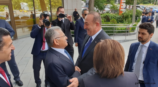 Başkan Büyükkılıç, Bakan Cavuşoğlu ile görüştü