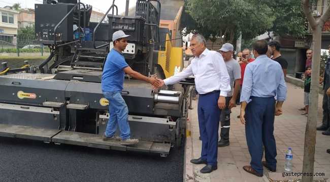 Başkan Zeydan Karalar, asfaltlama çalışmasını denetledi, işçilere teşekkür etti!