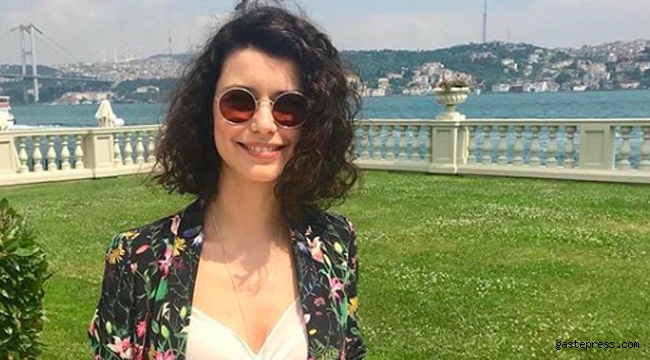 Beren Saat'in o fotoğrafı olay oldu! Yasak Aşk'mı var?