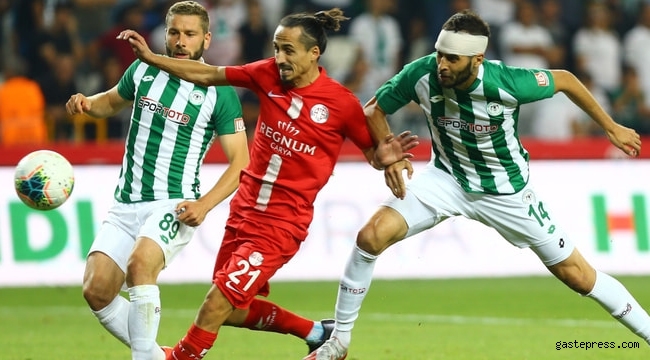 Konyaspor, sahasında konuk ettiği Antalyaspor ile 2-2 berabere kaldı!