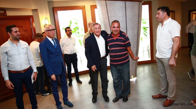 Seyhan'da bayramlaşma heyecanı