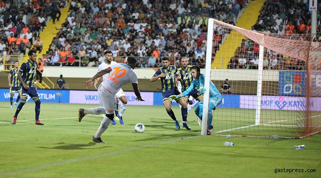 Alanya'nın rüzgarı Fener'i söndürdü!