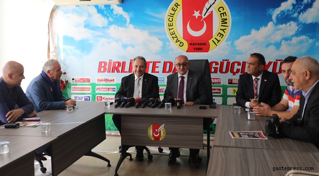 Basına En Yakın İsimlerden Birisi Başkan Mustafa Yalçın!