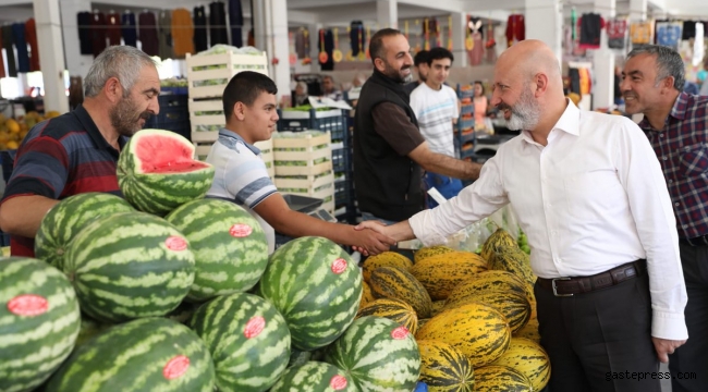 Çolakbayrakdar Her Fırsatta Halkın İçinde