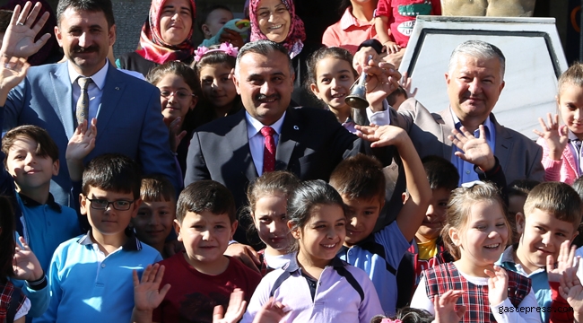 Develi İlçe Protokolü İlk Ders Gününde Öğrencilerle!