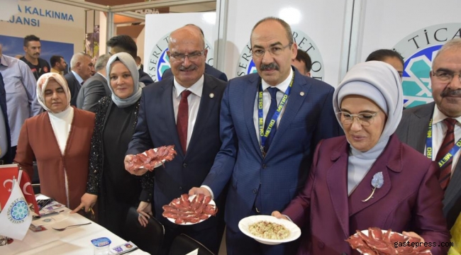 Emine Erdoğan KTO Standında