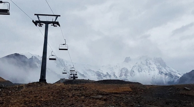 Erciyes mevsimin ilk karı ile beyaza büründü!