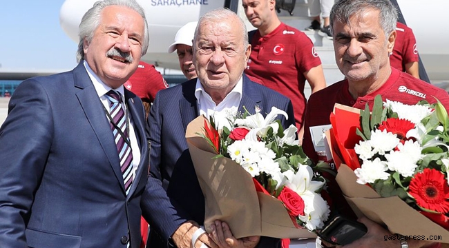 Havaalanında Şenol Güneş'i kızdıran olaya bakın!