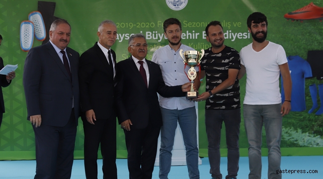 Kayseri Büyükşehir’den Amatör Spora Malzeme Desteği Geldi!