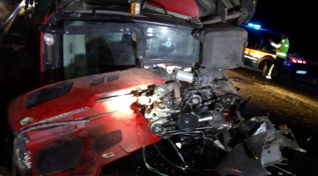 Kayseri'de Traktörle minibüs çarpıştı: 2 ölü, 8 yaralı var!