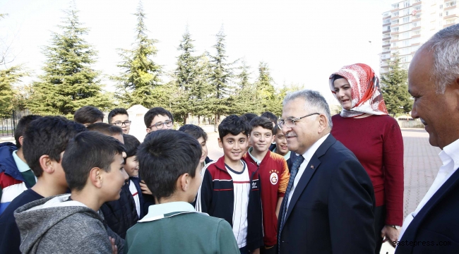 Başkan Büyükkılıç, öğrencilerle buluştu