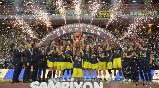 Cumhurbaşkanlığı Kupası'nın sahibi Fenerbahçe Öznur Kablo oldu 