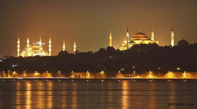 İstanbul'da 'Barış Pınarı Harekatı' için camilerde sela okundu