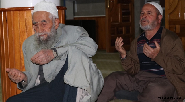 Kayseri'de sabah namazında 'Fetih Suresi' okundu!