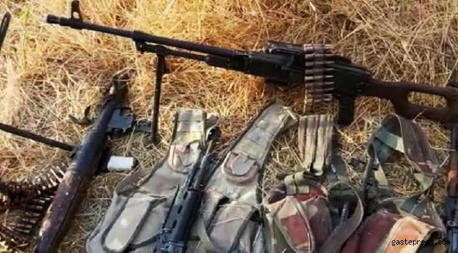 Silah ve Mühimmatlarını Bırakarak Kaçtılar