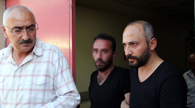 Tartıştığı 1 yıllık eşini sokak ortasında bıçakladı