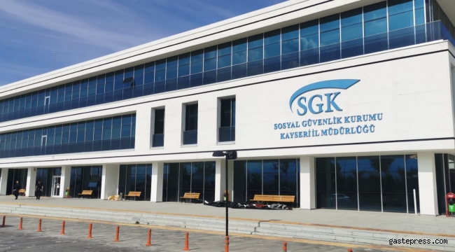 Tepki çeken afiş kaldırıldı