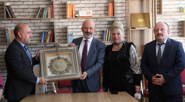Başkan Çolakbayrakdar Daha Donanımlı Nesillerin Yetişmesi  İçin Çalışıyoruz