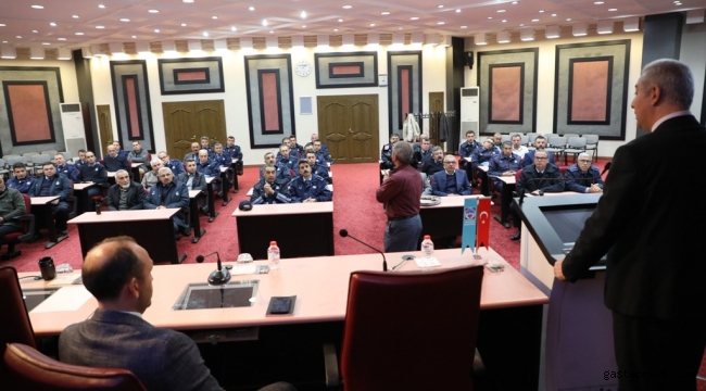Başkan Dr. Mustafa Palancıoğlu Zabıta Personelini Bilgilendiriyor