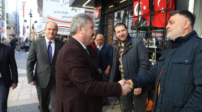 Başkan Palancıoğlu Çarşı Esnafı ve Vatandaşları Selamladı