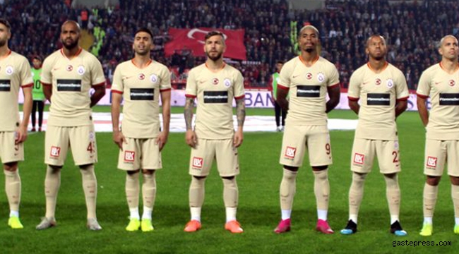 Galatasaray Futbol takımından 10 Kasım'a özel forma geldi!
