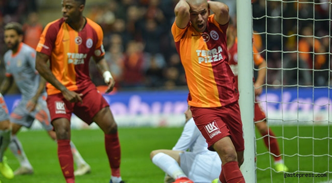 Galatasaraylı futbolcular, taraftarlardan özür diledi