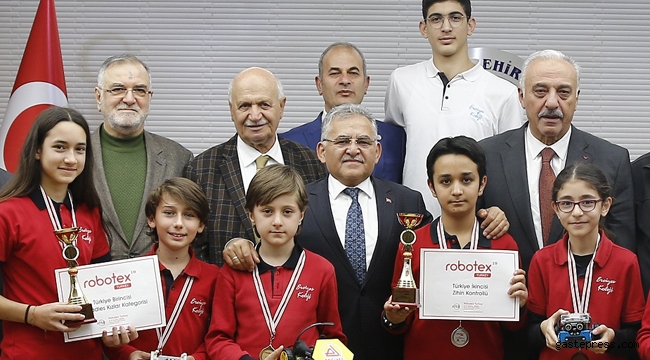 Şampiyon Öğrenciler Büyükşehir Belediyesi'nde!