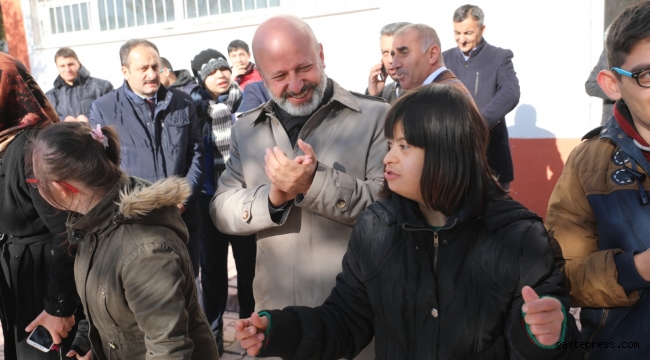 Başkan Çolakbayrakdar, Engellilerin Yüreğine Dokundu