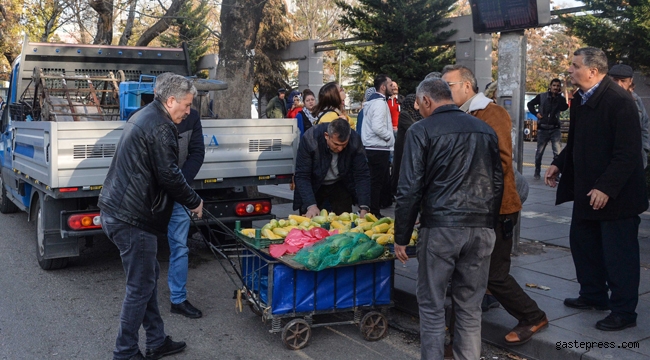 Başkent Ankara'da Seyyar Satıcılara Geçit Yok!