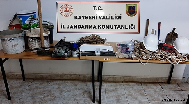 Define arayan 4 kişi suçüstü yakalandı