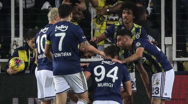 Fenerbahçe Kadıköy'de Beşiktaş'ı Devirdi! 