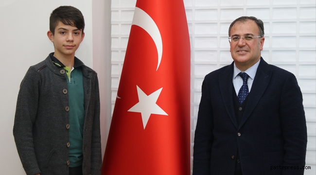 Hacılar Belediye Başkanı Özdoğan, milli takım seçmelerine çağrılan futbolcuya başarı diledi!