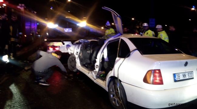 Kayseri Ana Tamir Köprülü Kavşakta Trafik Kazası!