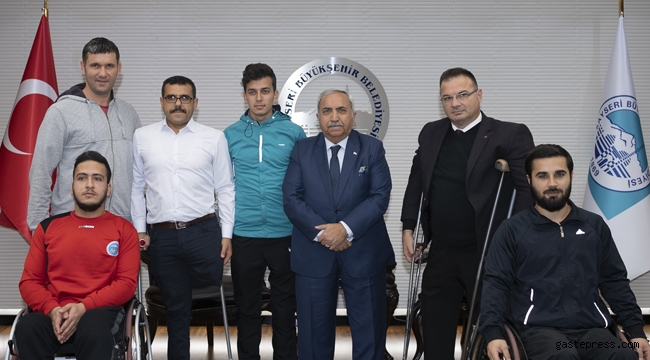 Kayseri Büyükşehir Belediye Başkan Vekili Mehmet Savruk engelli dernekleri ve özel öğrencilerle buluştu!