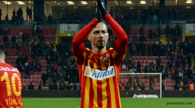 Şamil Çinaz, Kayserispor'dan ayrıldığını duyurdu