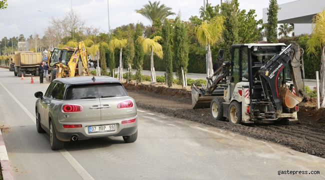 Antalya Büyükşehir’den Konyaaltı Sahili’nde hummalı çalışma!