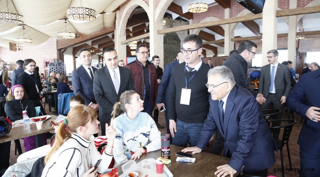 Başkan Büyükkılıç, Erciyes'e çok sayıda yabancı turist ziyaretci geliyor.